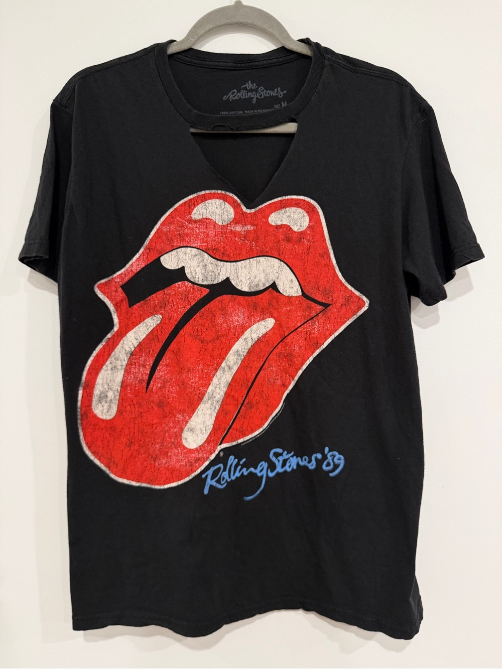 The Rolling Stones ’89 Distressed Cutout Graphic Tee Size Medium